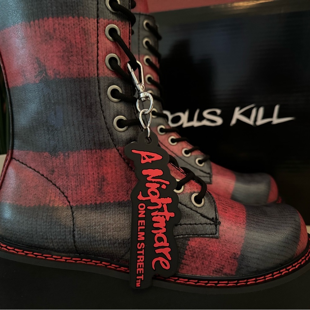✨SOLD✨Dolls Kill X WB Horror Total Slasher Platform Boots ✨New✨ - Picture 2 of 9
